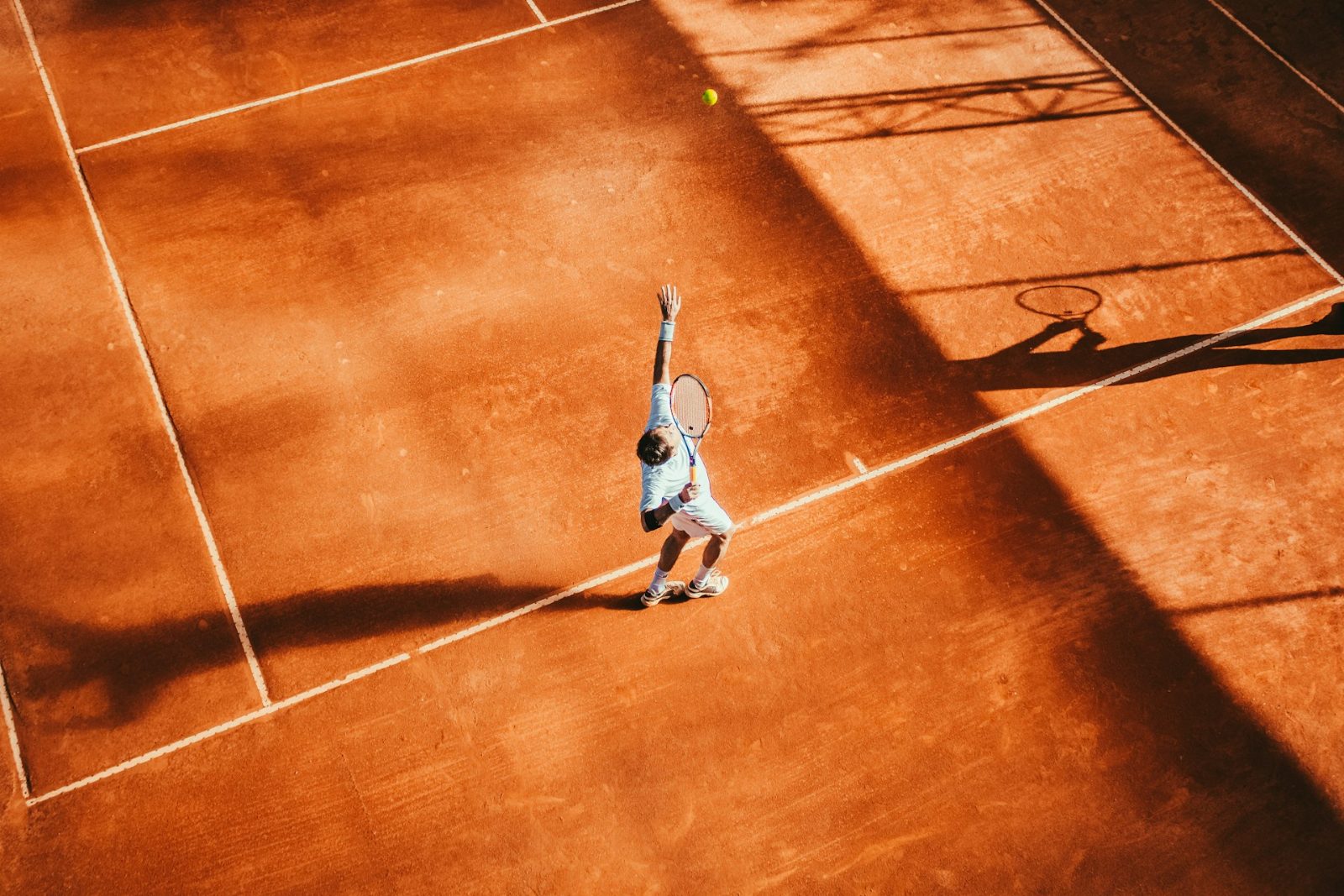 Tennis star court clay return