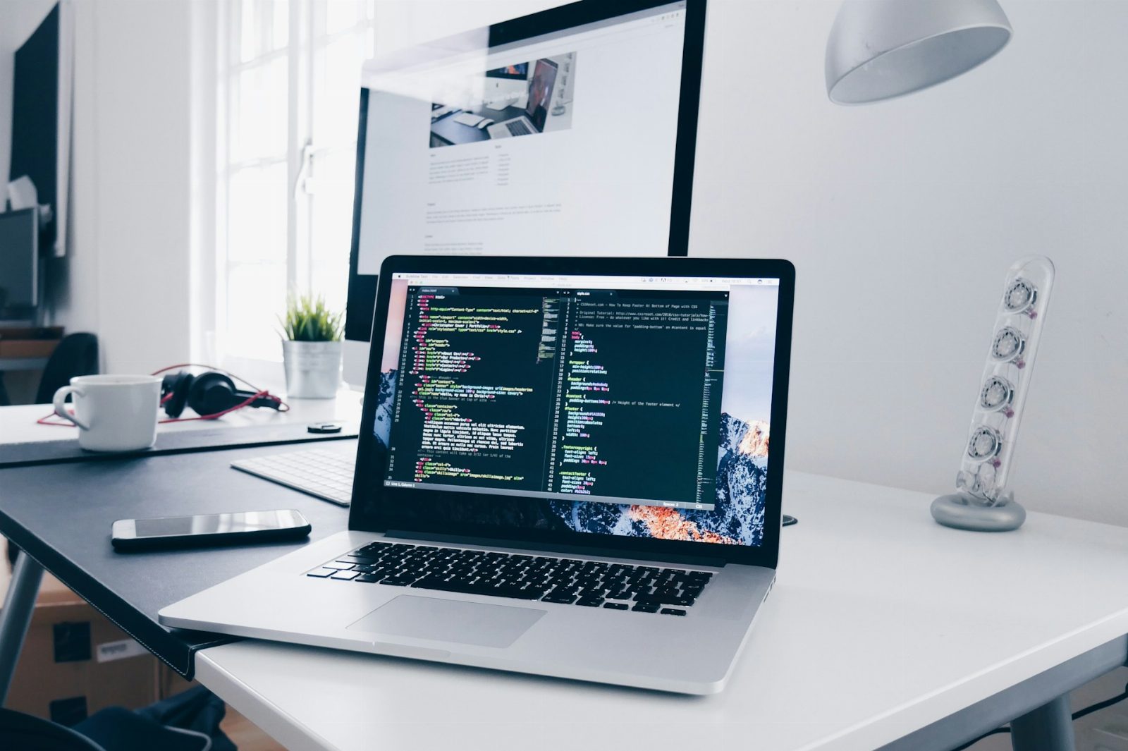 Laptop code software developer app